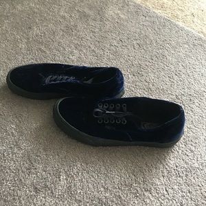 Blue Velvet Van Sneakers